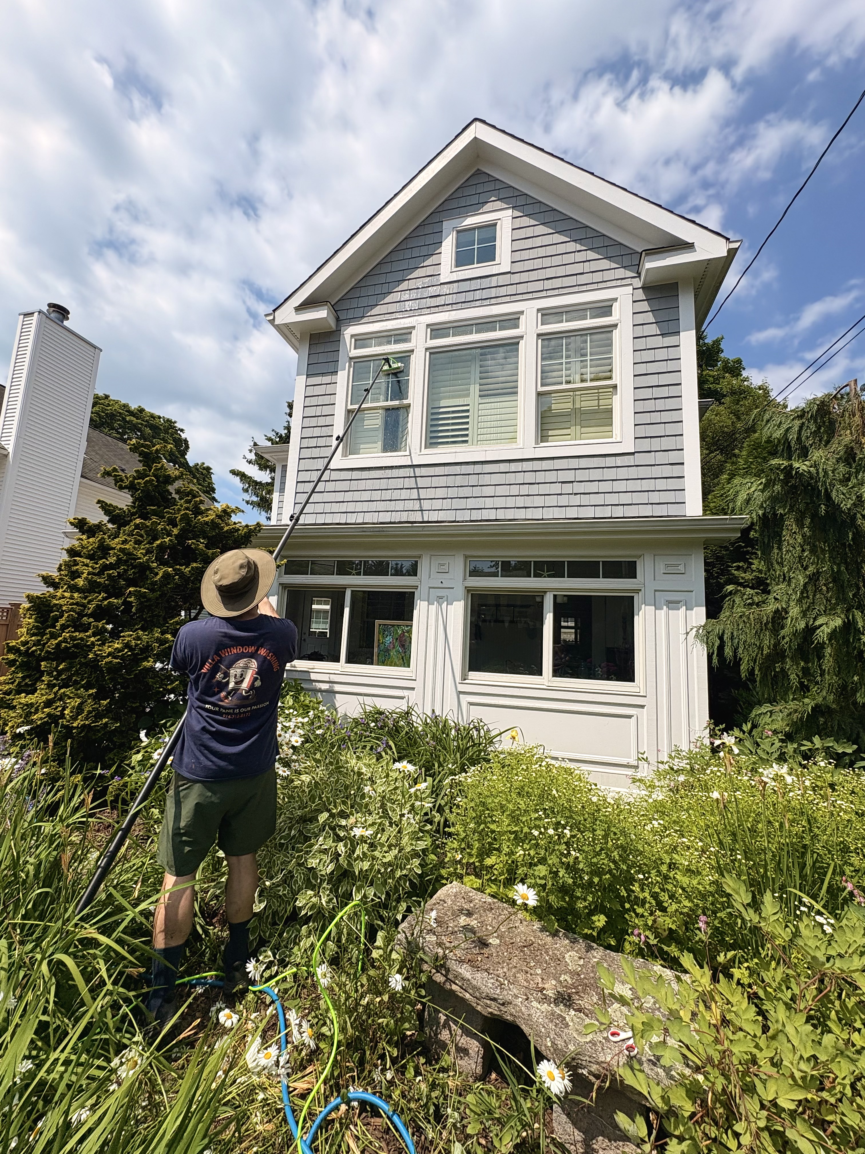 Exterior residential window cleaning
